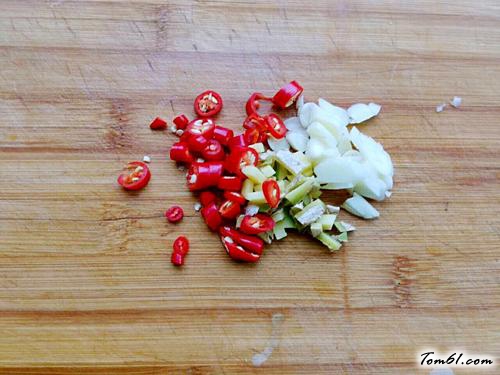 【香辣炒三丁】