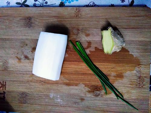 【藕丝炒肉段】