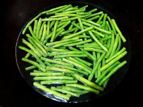 【叉烧炒豇豆】