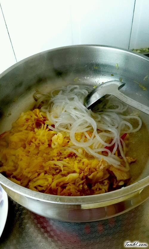 【酸菜炒粉条】