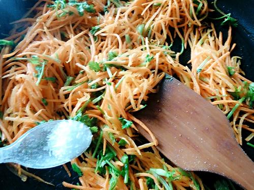 【炒胡萝卜丝】