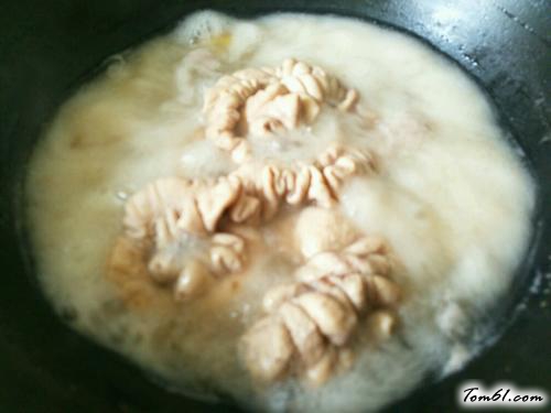 【小土豆烧肥肠】