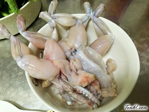 【香辣红油牛蛙】