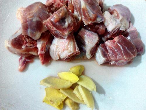 【鸭肉焖土豆】