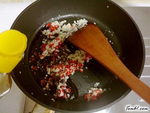 【蒜蓉孜然烤香菇】