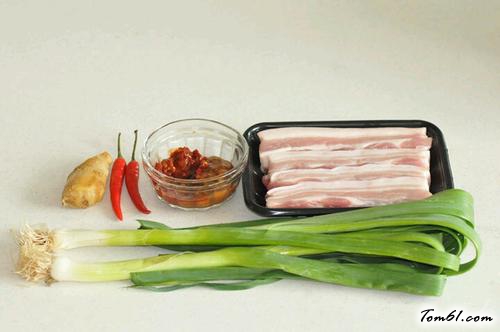 【蒜苗小炒肉】