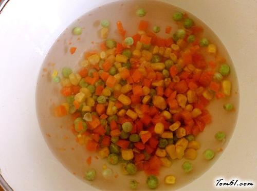 【虾仁炒什锦鸡蛋】