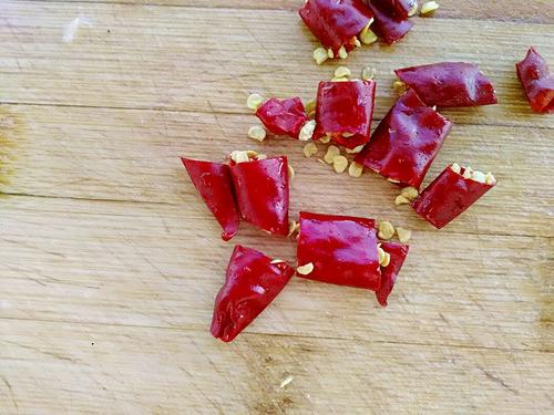 【核桃仁炒苦瓜】