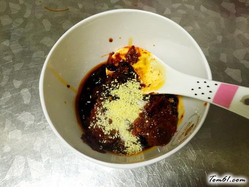 【香辣红油牛蛙】