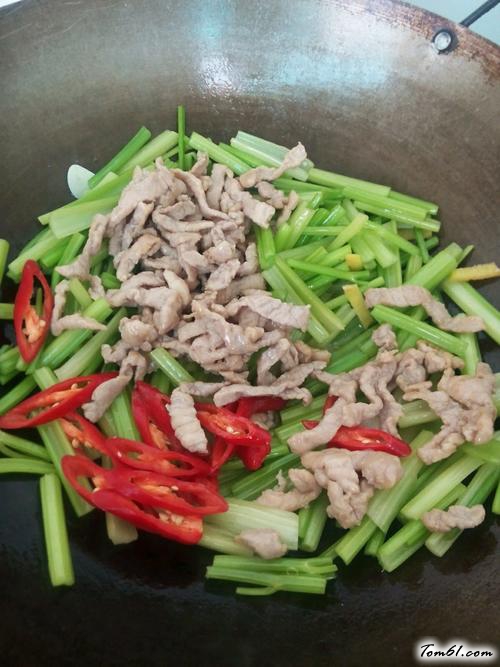 【芹菜炒肉】
