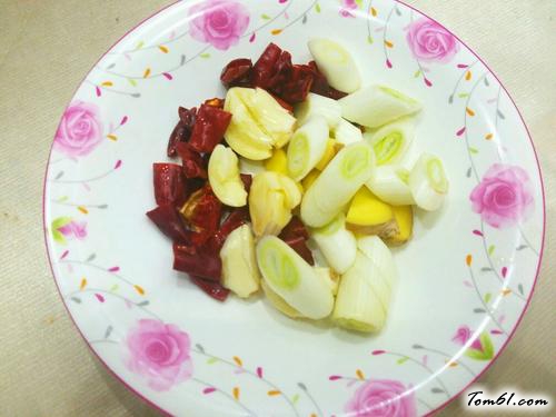 【小土豆烧肥肠】