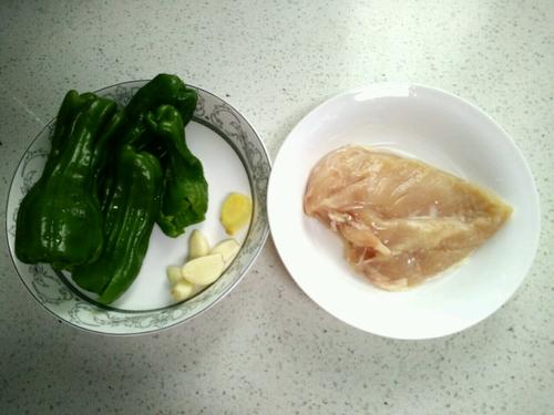 【青椒炒鸡丝】