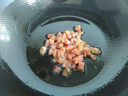 【蒜苗炒香肠】