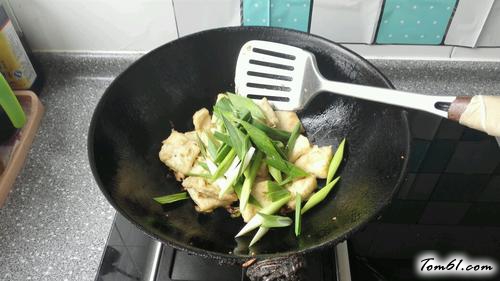 【青蒜烧脆皮豆腐】