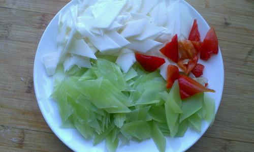 【莴笋炒山药】