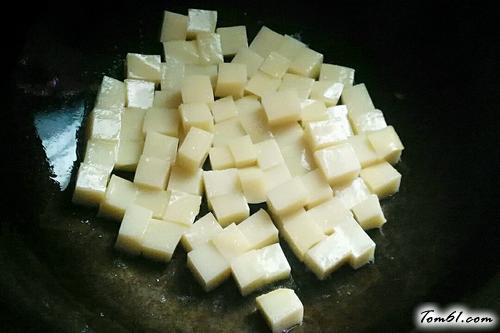 【红烧米豆腐】