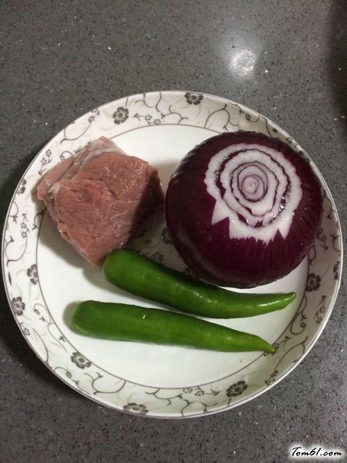 【洋葱炒肉丝】