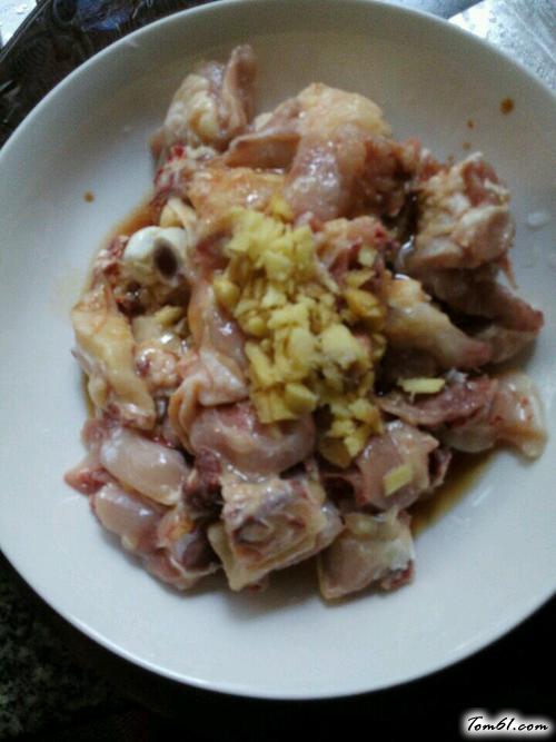 【彩椒炒鸡肉】