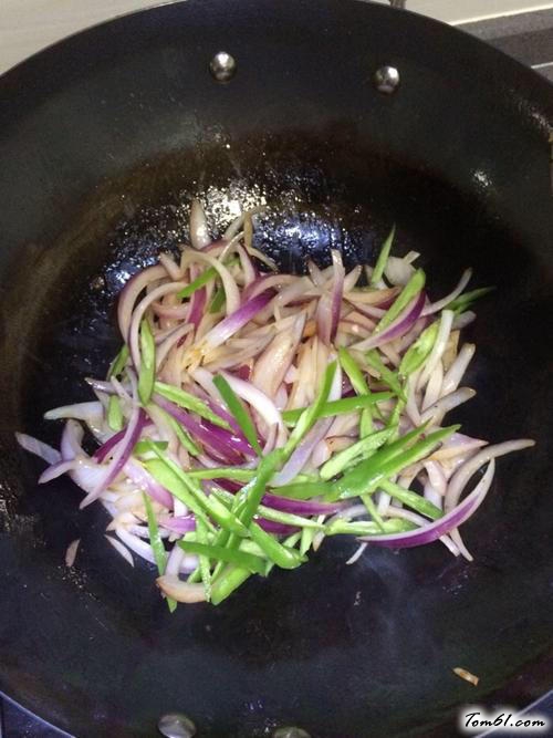 【洋葱炒肉丝】