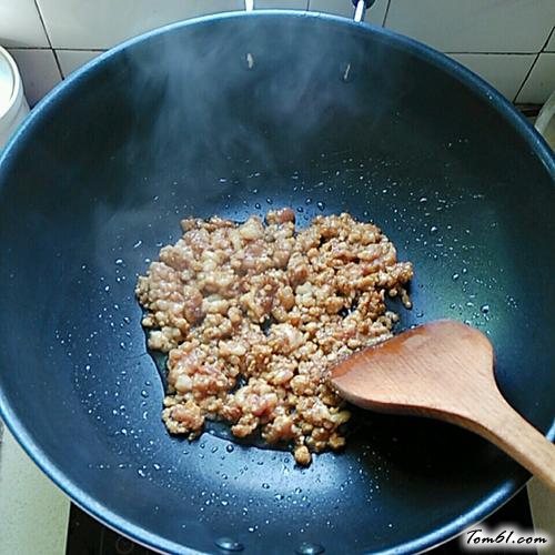 【肉丁炒胡萝卜】