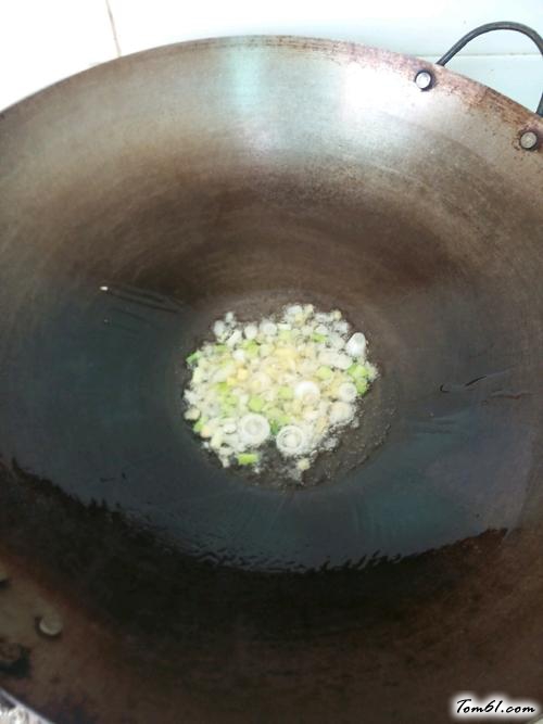 【毛豆炒鸡丁】