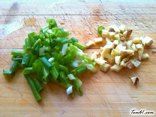 【豆豉双椒炒五花肉】