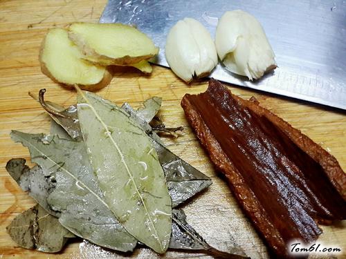 【莲藕烧排骨】