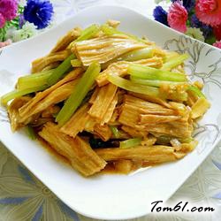 香芹炒腐竹的做法
