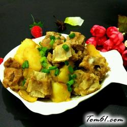 土豆焖排骨的做法