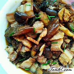 红烧肉焖茄子的做法