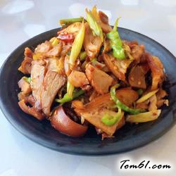 蒜苗炒肉的做法2