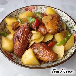 土豆烧翅中的做法