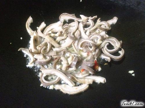 【洋葱爆猪肚】