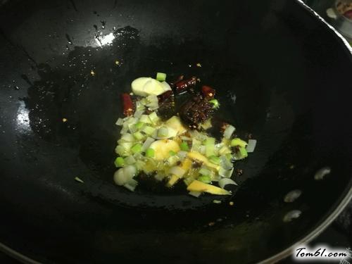 【肉末烧土豆】