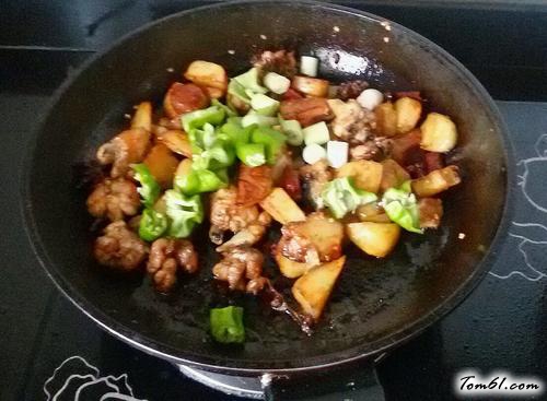 【香辣土豆炒鸡块】