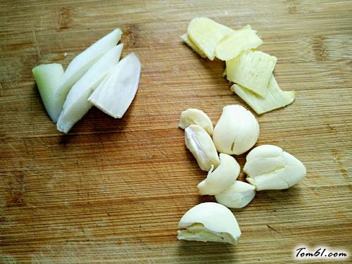 【啤酒焖猪蹄】