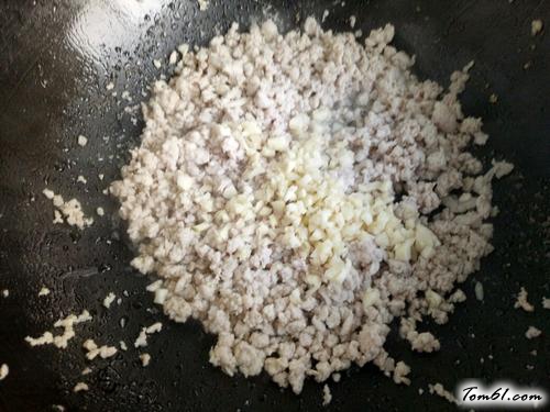 【蒜蓉肉末金针菇】