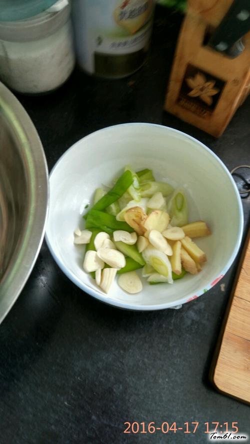 【家常油爆虾】