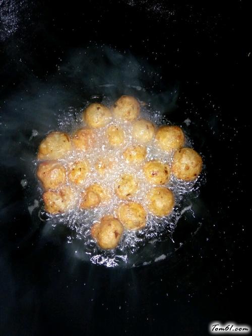 【猪肉藕丸子】