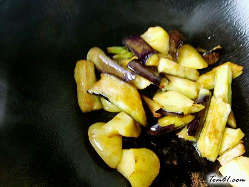【东北版土豆炖茄子】