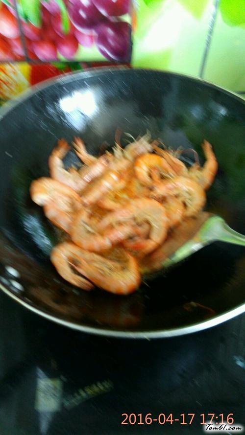 【家常油爆虾】
