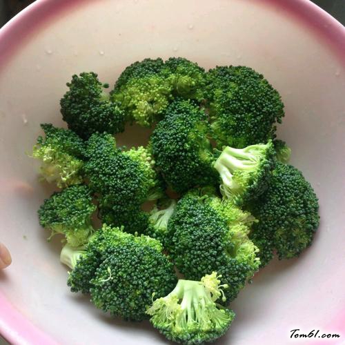 【蒜炒西兰花】