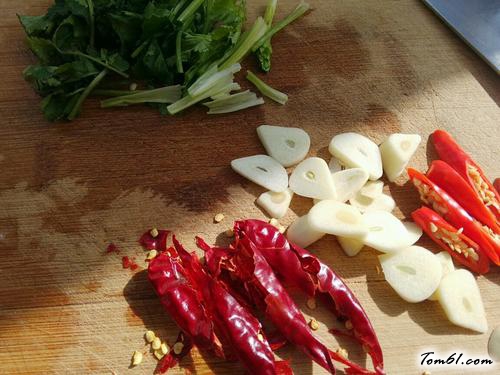 【劲辣香酥鸡翅】