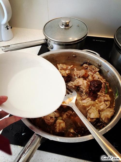 【香菇蚝油焖鸡肉】