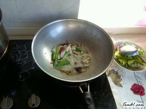 【猪肝炒青椒】