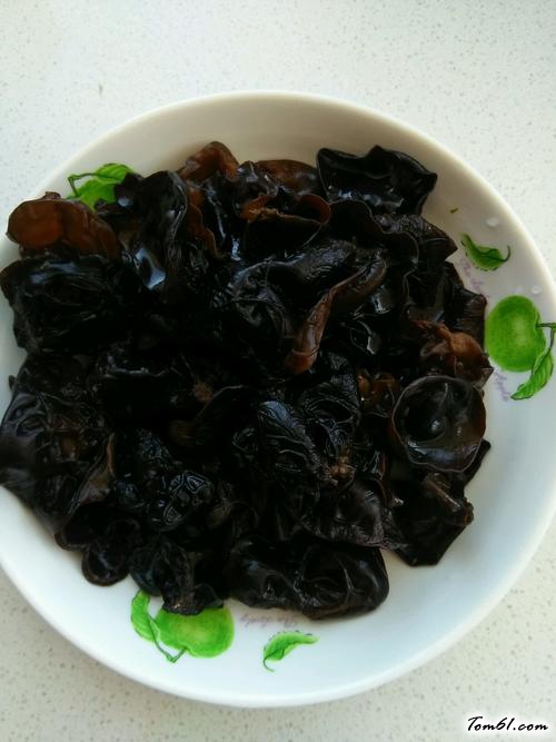 【鸡胸炒木耳】