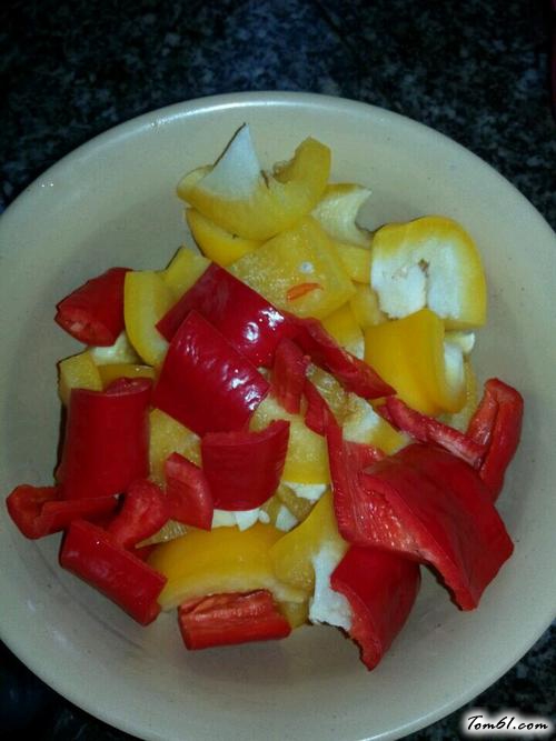 【彩椒炒鸡肉】