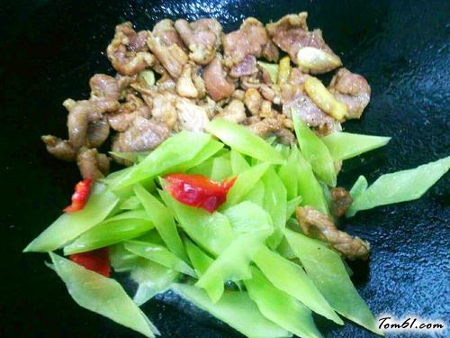 【莴笋小炒肉】