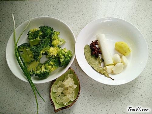 【啤酒焖猪蹄】