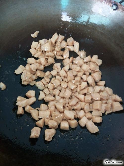 【毛豆炒鸡丁】